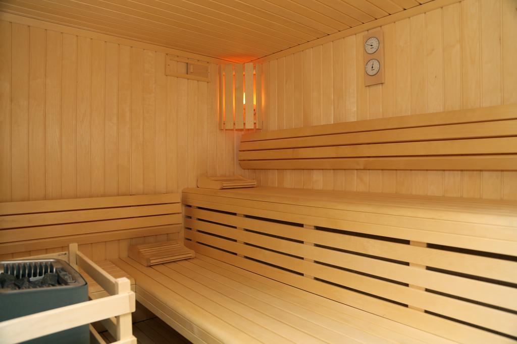 Logis Hotel Restaurant Spa Beau Site Люксойл-ле-Бан Екстериор снимка
