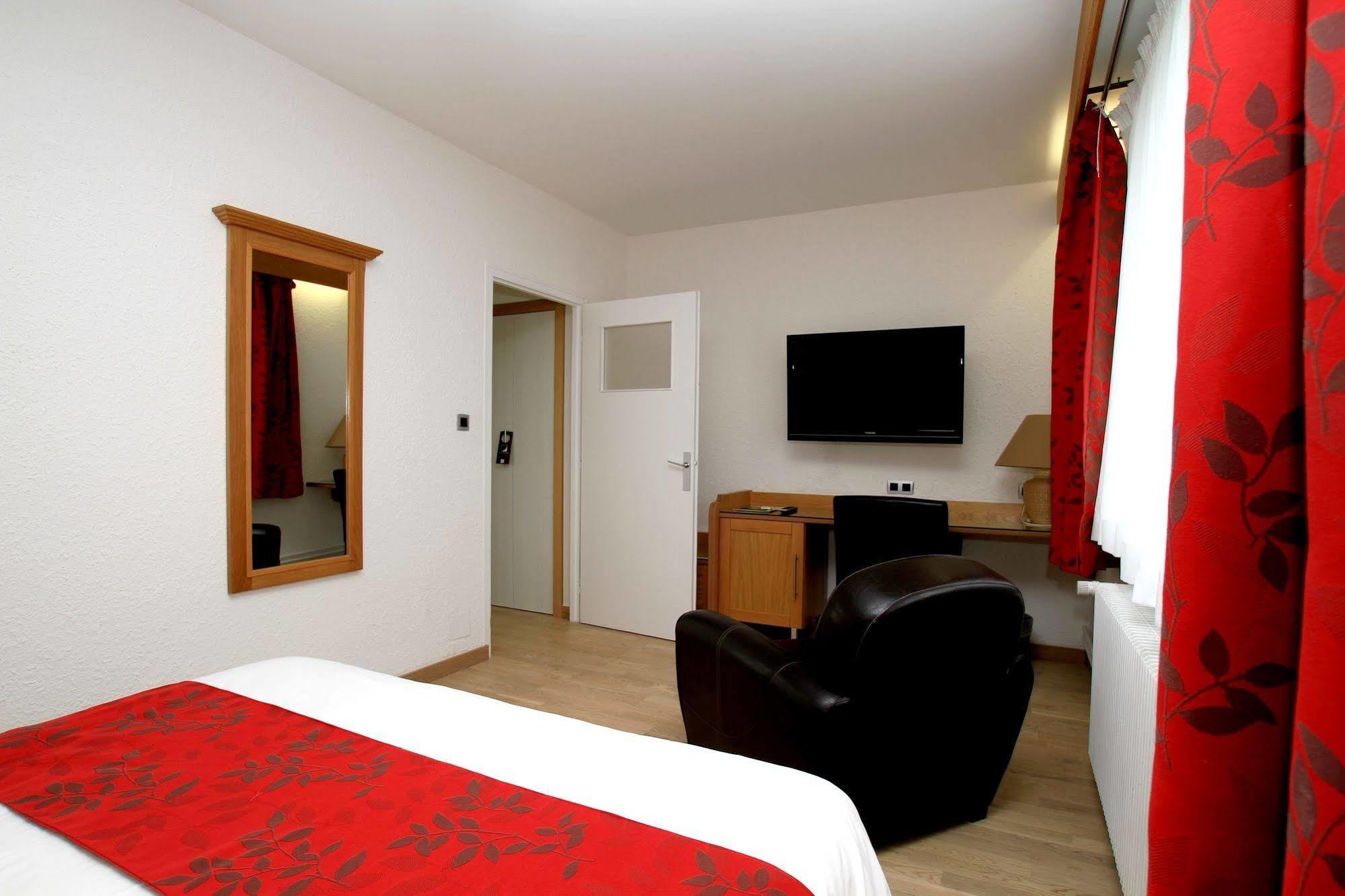 Logis Hotel Restaurant Spa Beau Site Люксойл-ле-Бан Екстериор снимка