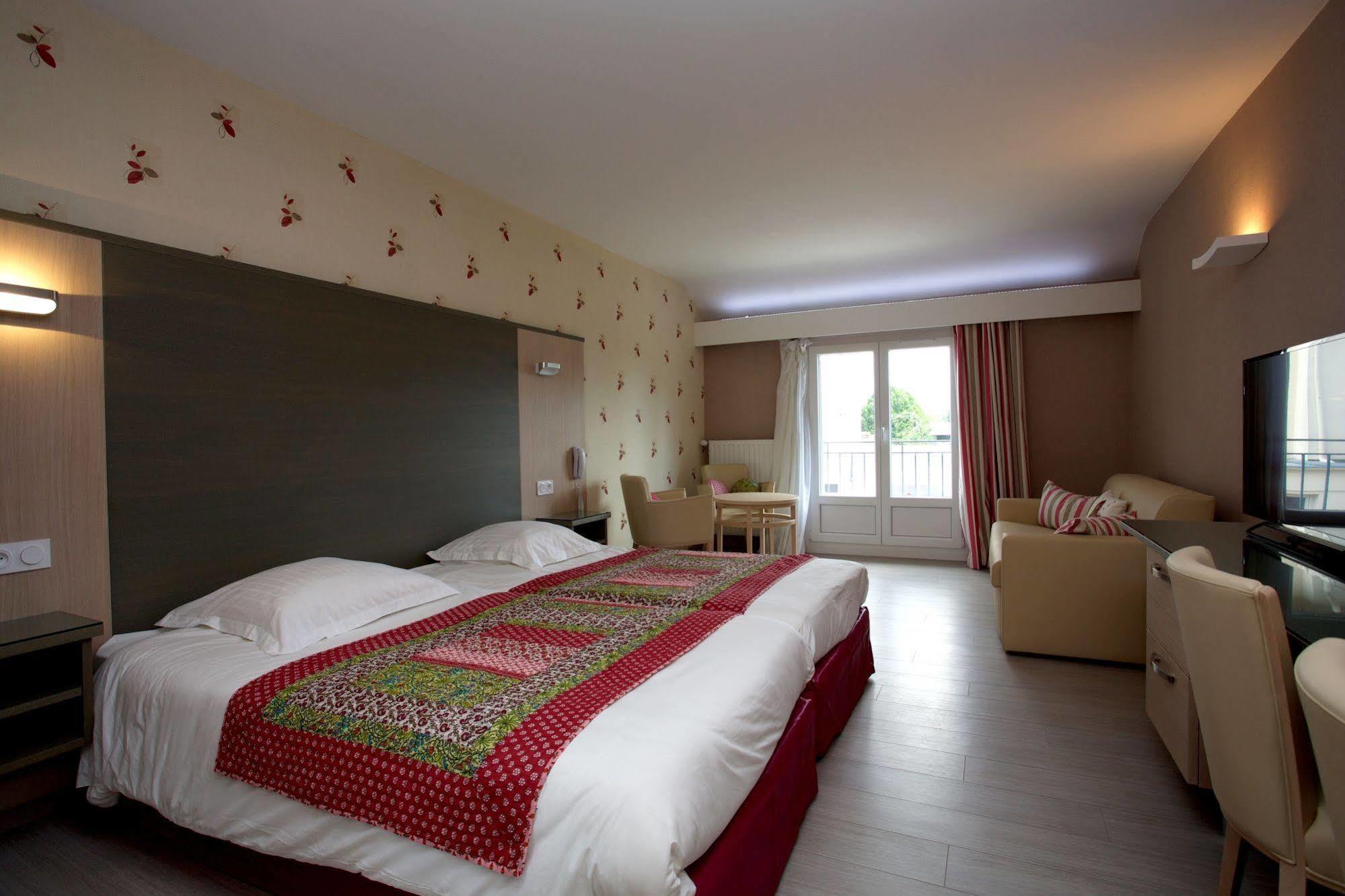 Logis Hotel Restaurant Spa Beau Site Люксойл-ле-Бан Екстериор снимка